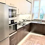 Mondrian Luxury Unesco Old Town Apartmanhotel