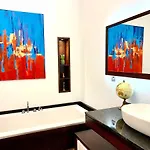 Mondrian Luxury Unesco Old Town شقة فندقية