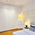 Lägenhetshotell Mondrian Luxury Unesco Old Town 4*