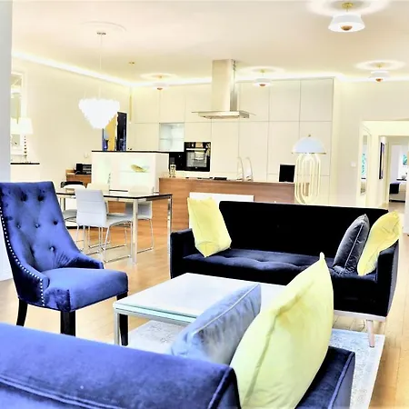 Lejlighedshotel Mondrian Luxury Unesco Old Town 4*