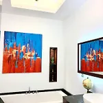 Apartahotel Mondrian Luxury Unesco Old Town 4*