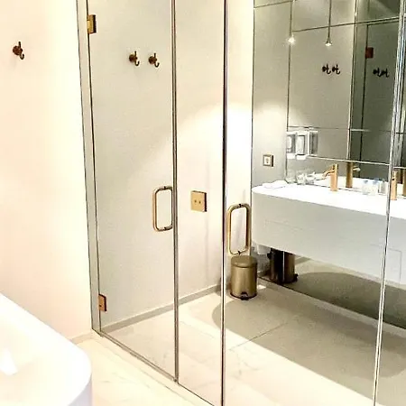 Mondrian Luxury Unesco Old Town 4*