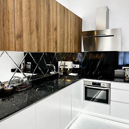 Hotel apartamentowy Mondrian Luxury Unesco Old Town Warszawa