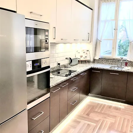 Mondrian Luxury Unesco Old Town Hotel apartamentowy