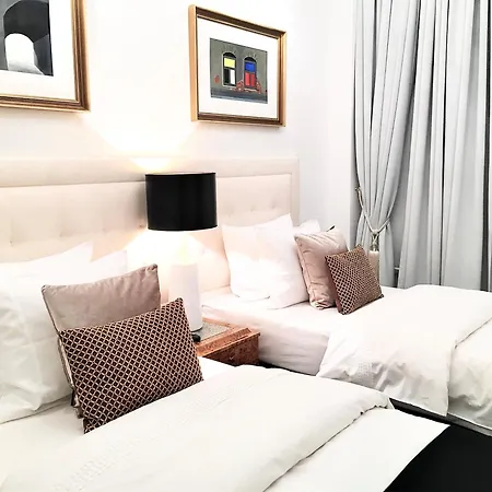 Mondrian Luxury Unesco Old Town