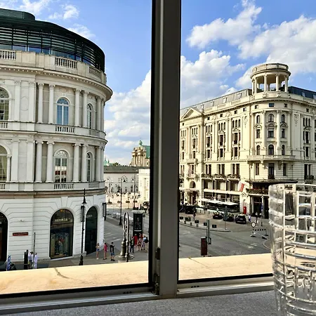 Mondrian Luxury Unesco Old Town شقة فندقية 4*
