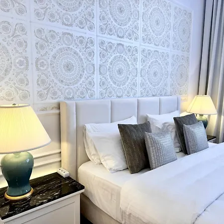 شقة فندقية Mondrian Luxury Unesco Old Town 4*