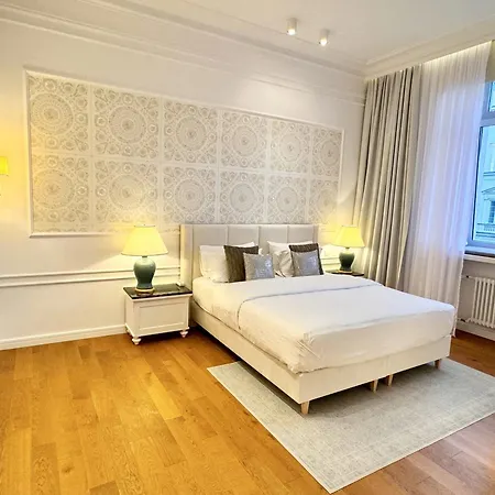 Mondrian Luxury Unesco Old Town