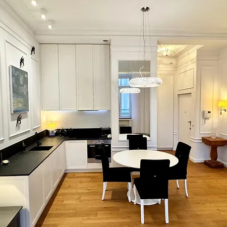 Mondrian Luxury Unesco Old Town Hotel apartamentowy