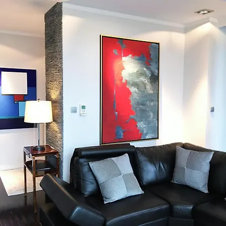 Mondrian Luxury Unesco Old Town Apart Otel Varşova