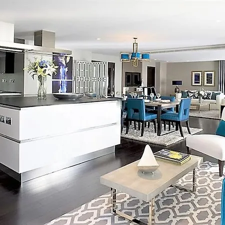 Hotel apartamentowy Mondrian Luxury Unesco Old Town