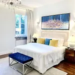 Apart-hotel Mondrian Luxury Unesco Old Town 4*