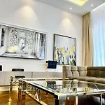 Mondrian Luxury Unesco Old Town Apart-hotel 4*