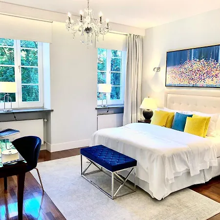 Mondrian Luxury Unesco Old Town 4*