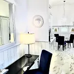 Aparthotel Mondrian Luxury Unesco Old Town