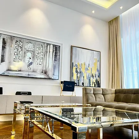 Mondrian Luxury Unesco Old Town アパートホテル *