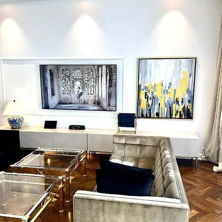 アパートホテル Mondrian Luxury Unesco Old Town *