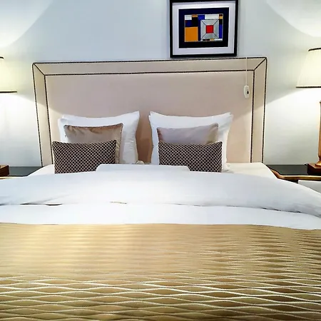 Mondrian Luxury Unesco Old Town アパートホテル *