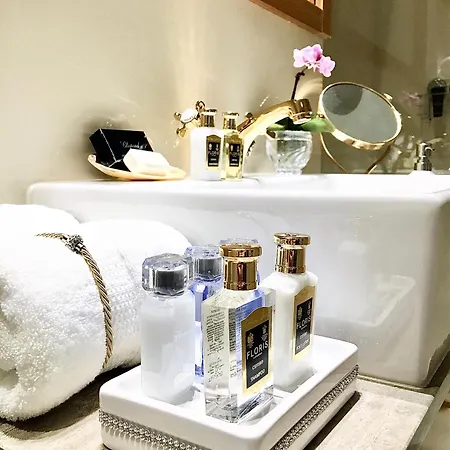 Mondrian Luxury Unesco Old Town ワルシャワ