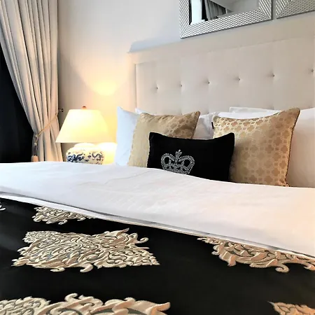 Mondrian Luxury Unesco Old Town 4*